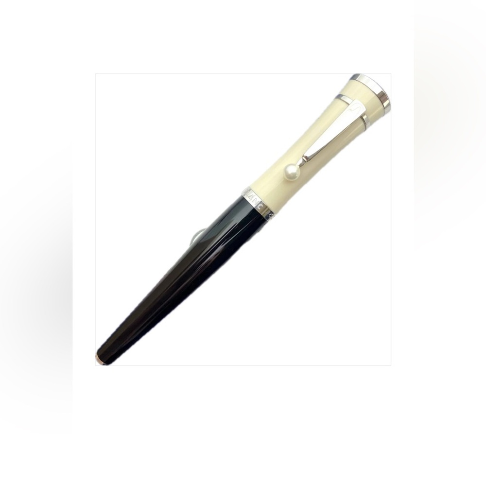 Montblanc Cartridge Fountain Pen - The Greta Garbo Edition 100 Years